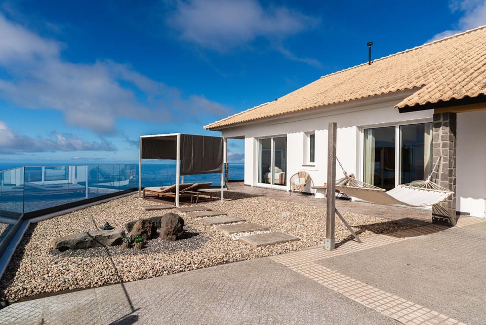 Property building, Day, Balcony/Terrace, Sea view