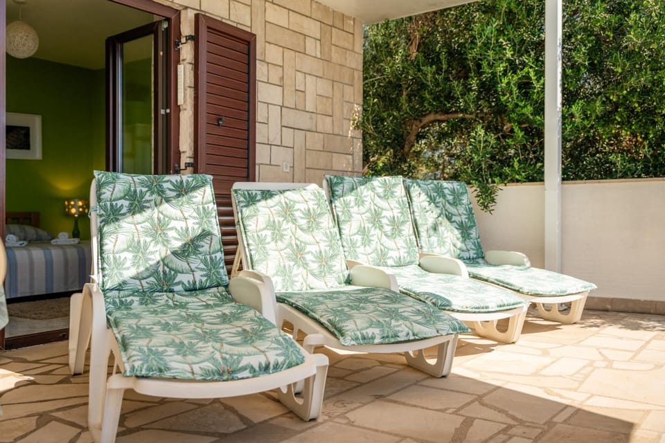 Patio, sunbed