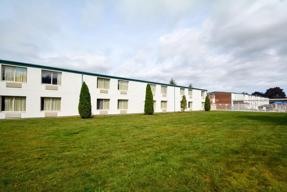 Property building, Day, On site, Area and facilities, Time of day