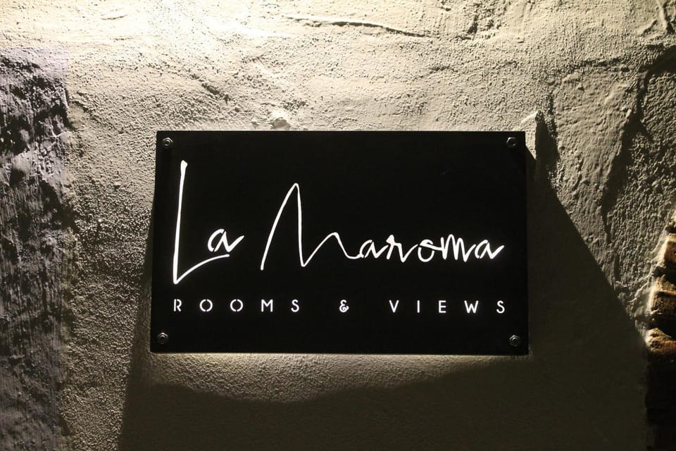 Facade/entrance, Property logo or sign