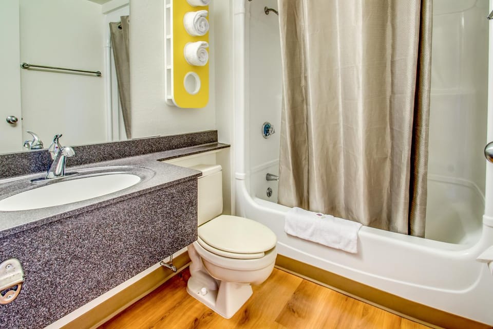 Toilet, Bathroom