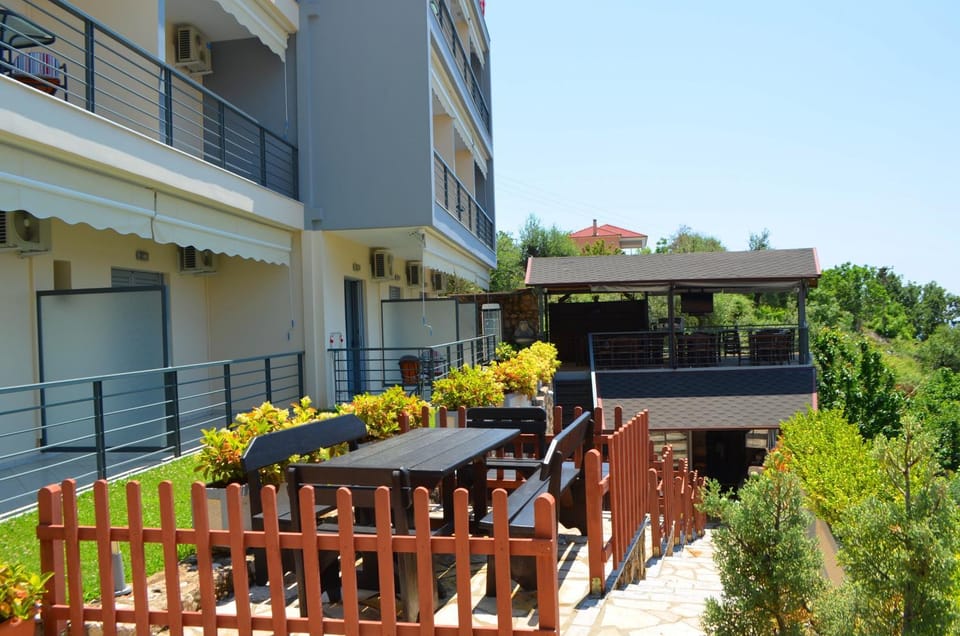 Property building, Garden view