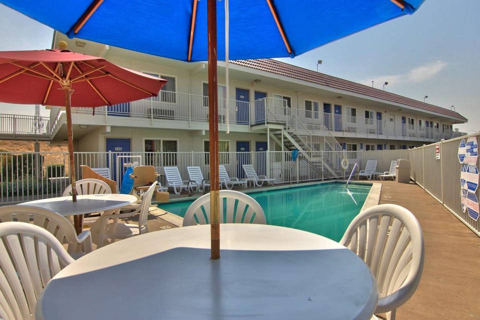 Day, On site, Pool view, Swimming pool, Time of day