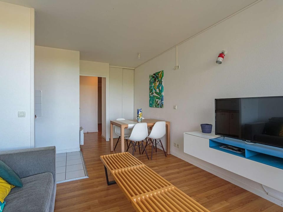 Appartement lumineux avec piscine proche de la mer - FR-1-3-450 Apartment in Biarritz