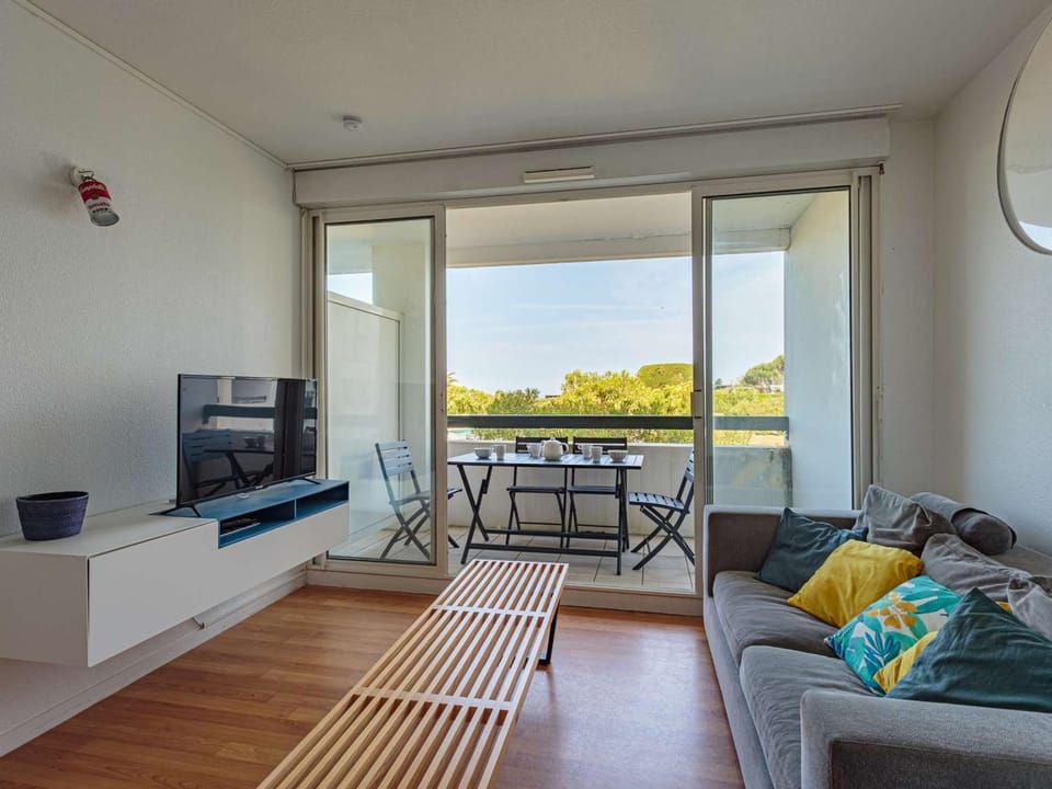 Appartement lumineux avec piscine proche de la mer - FR-1-3-450 Apartment in Biarritz