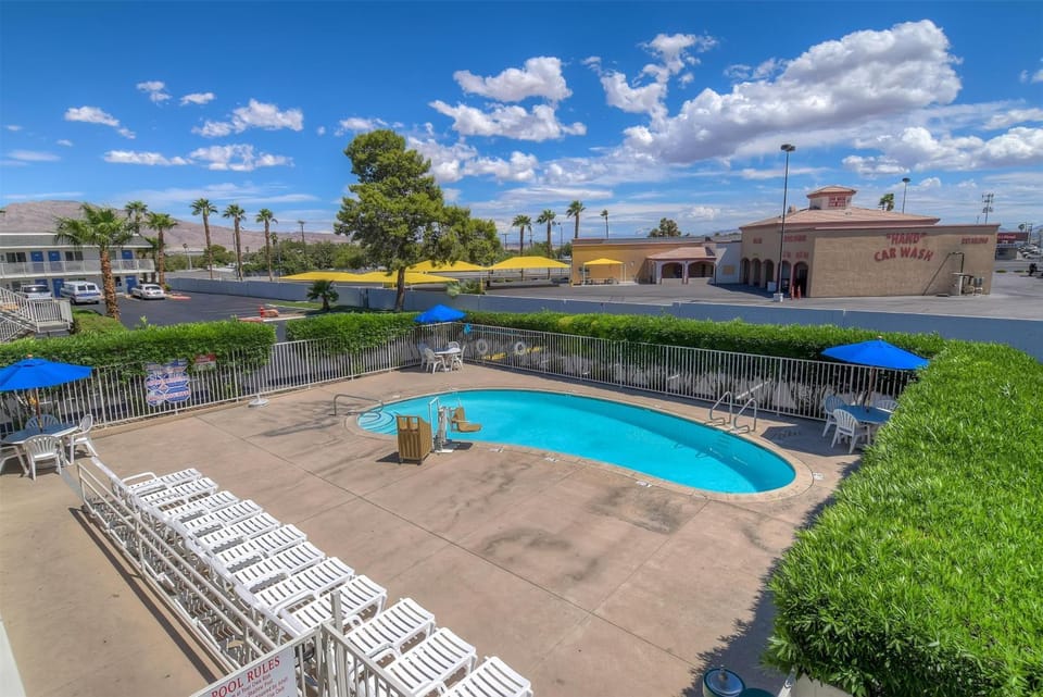 Pool view, Swimming pool