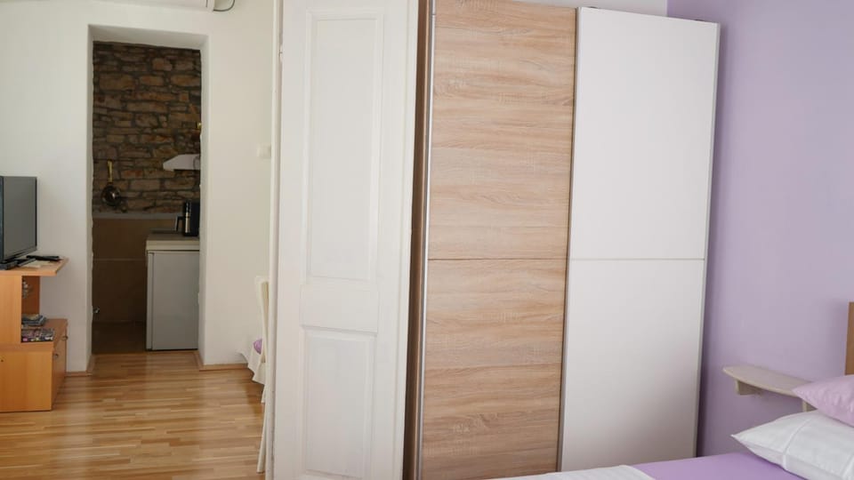 Bed, Bedroom, wardrobe