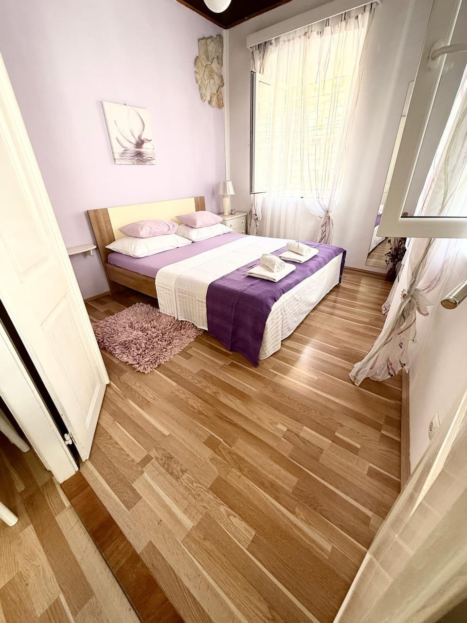 Bed, Bedroom, towels