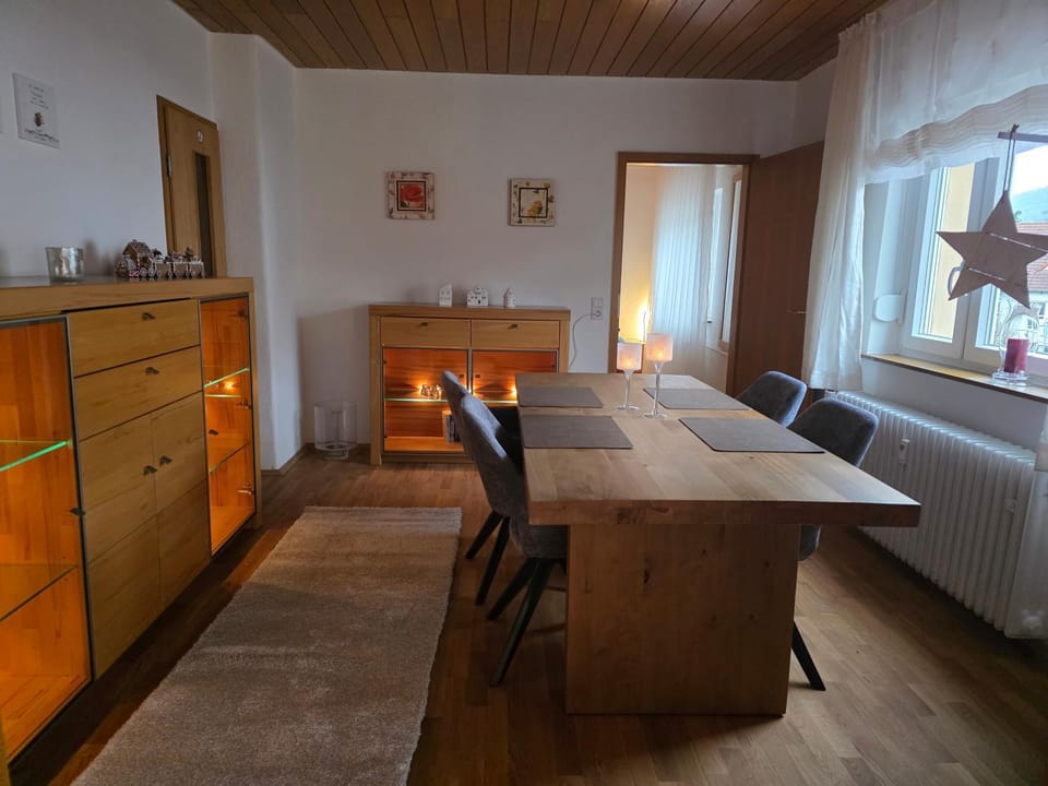Seating area, Dining area