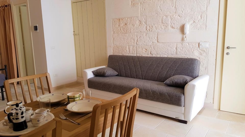 Photo of the whole room, Seating area, Dining area