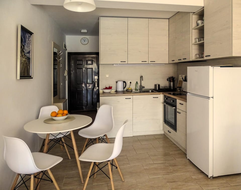 Kitchen or kitchenette, Living room, oven, stove