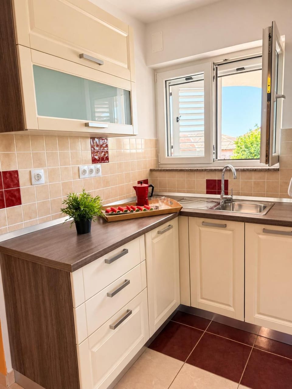 Kitchen or kitchenette