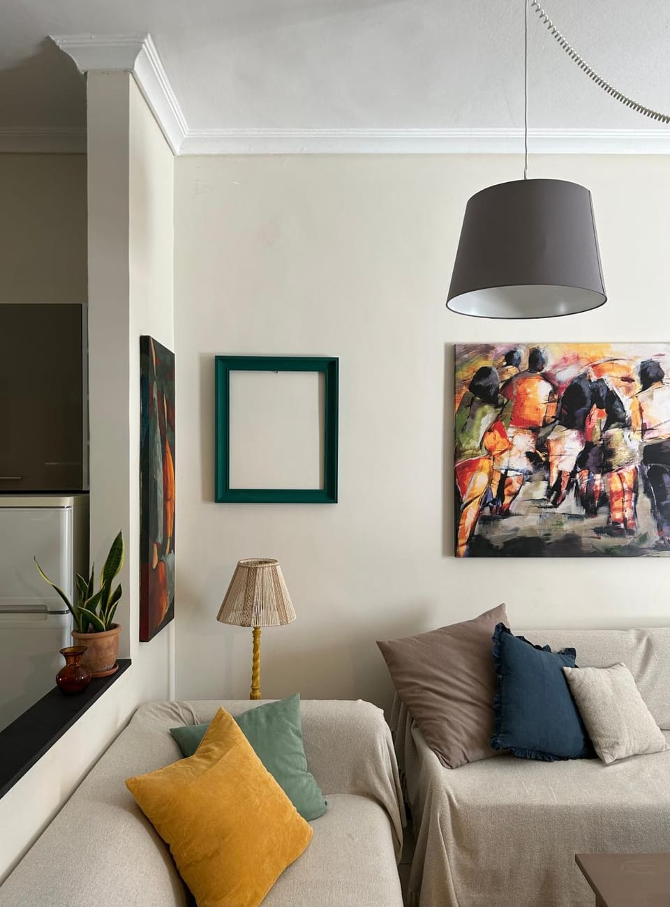 TV and multimedia, Living room, Decorative detail, Seating area