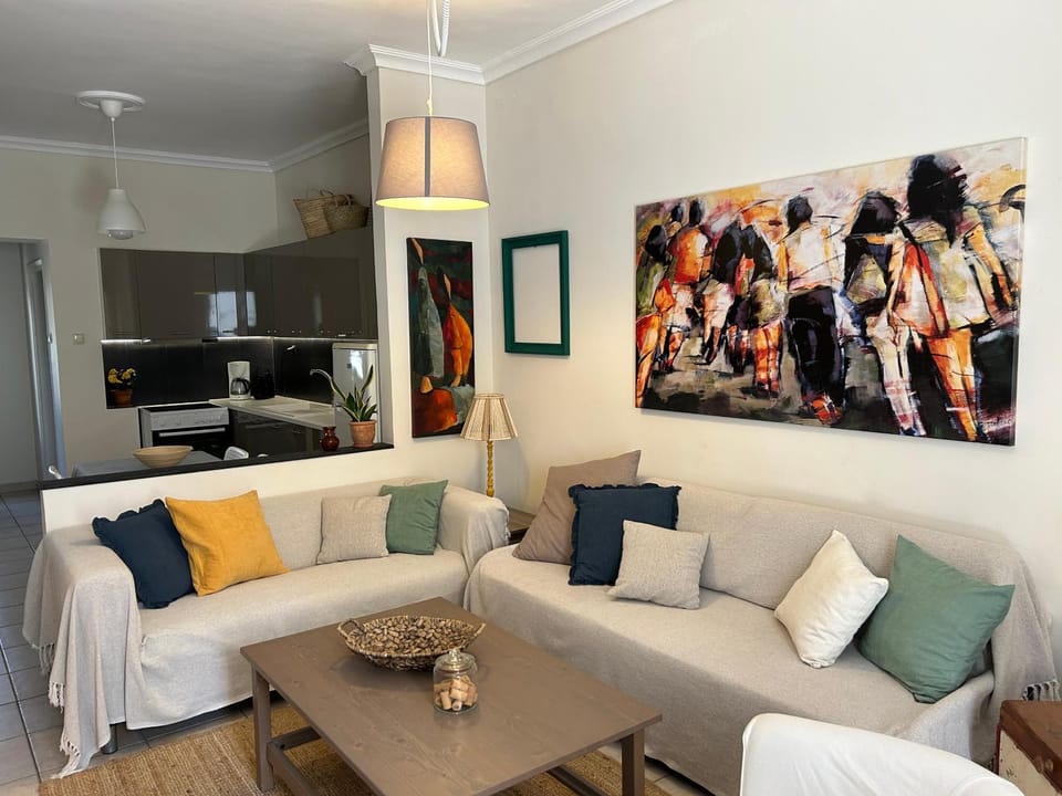 Kitchen or kitchenette, Living room, Seating area