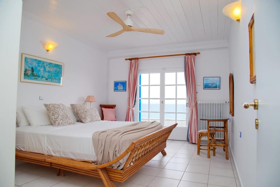 Bed, Photo of the whole room, Bedroom, fireplace