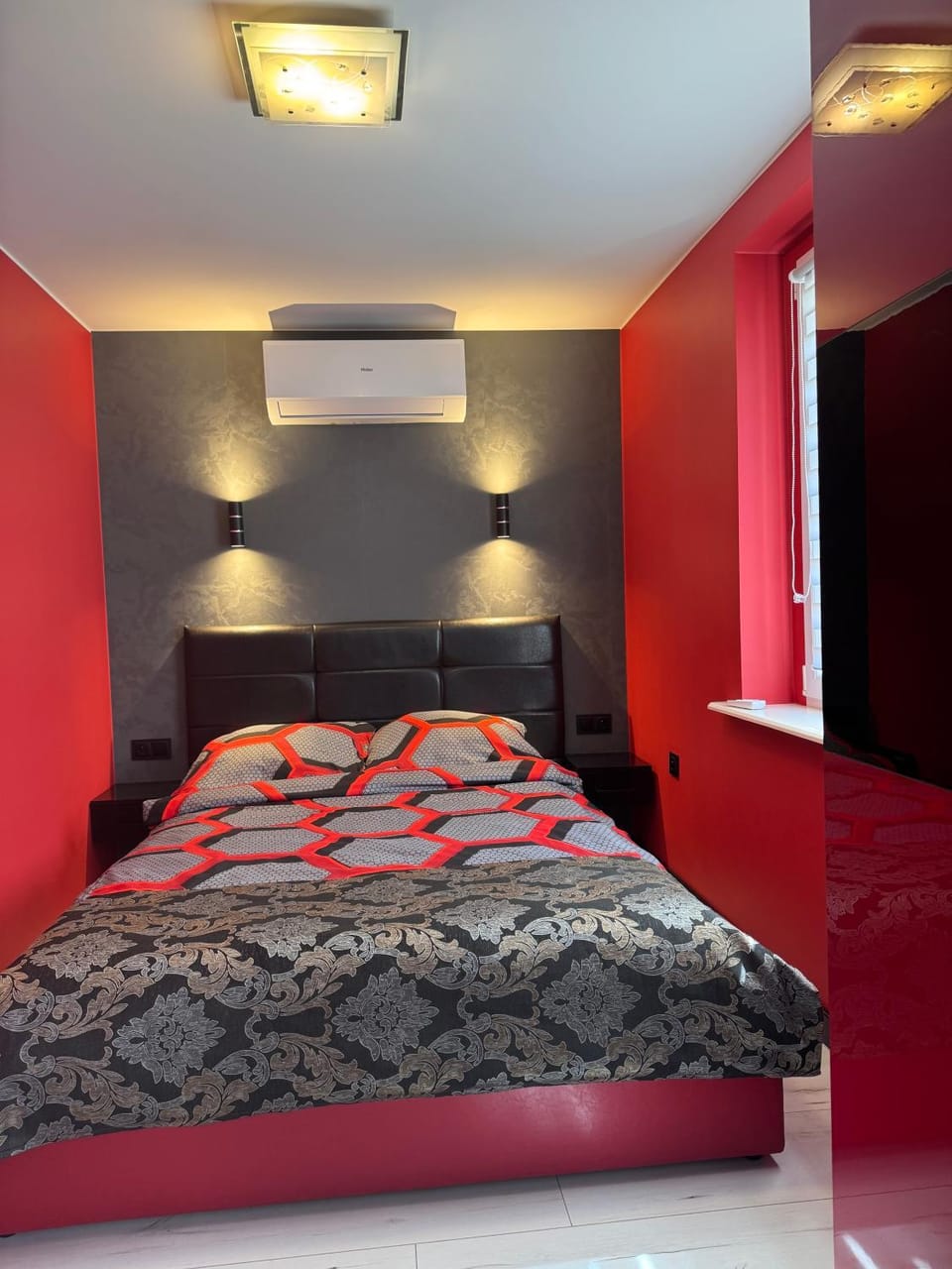 Bed, Bedroom, air conditioner