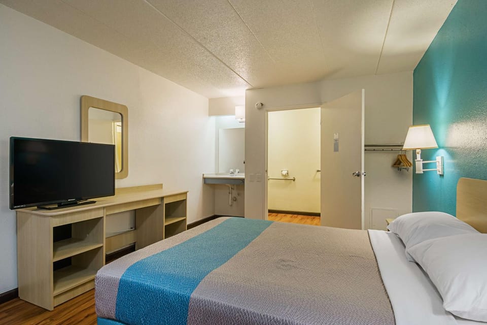 Photo of the whole room, On site