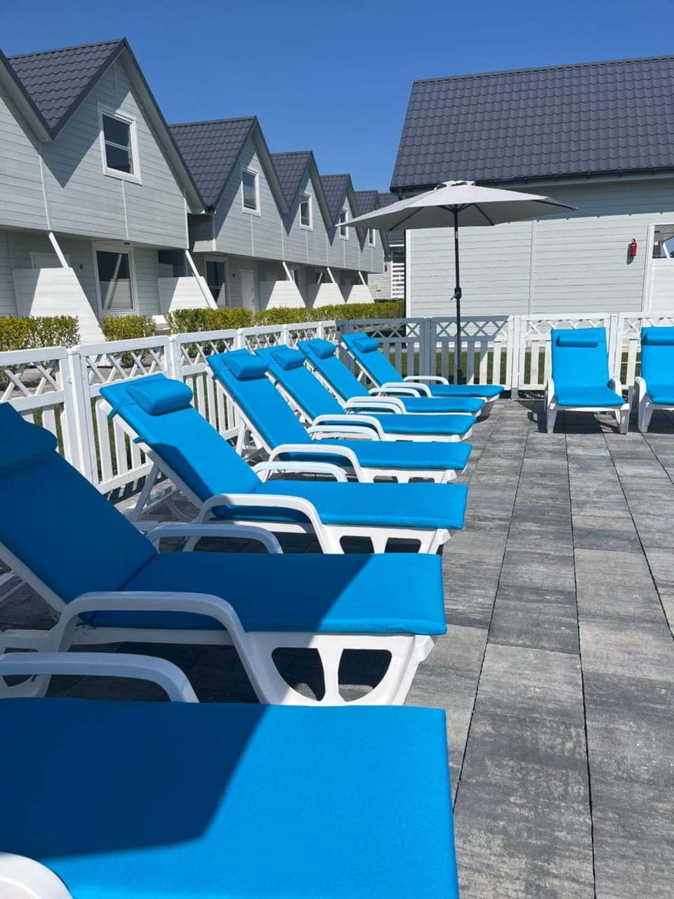 Pool view, Swimming pool, sunbed