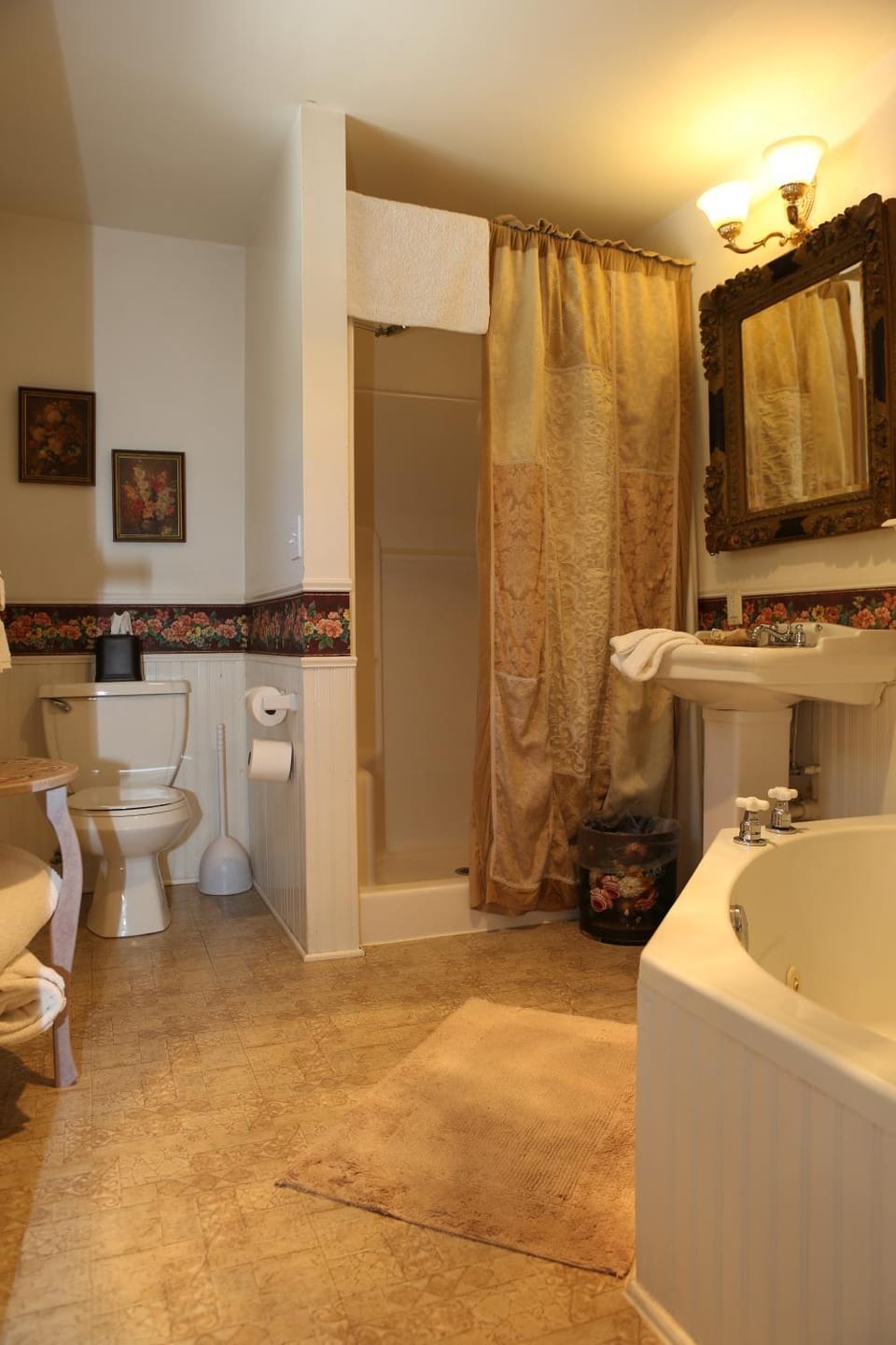 Martha's Vineyard B & B Bed and Breakfast in South Haven