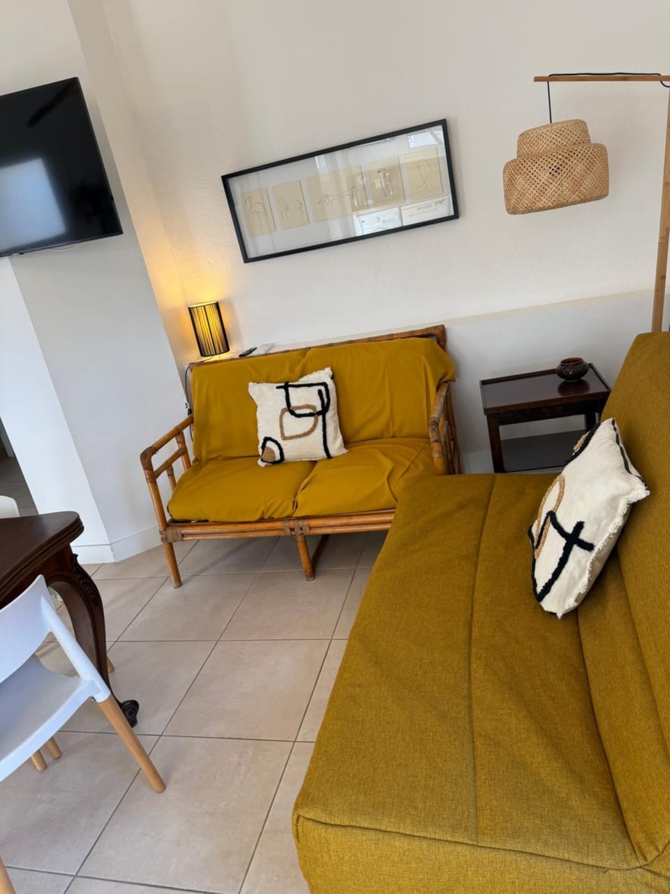 TV and multimedia, Living room, Seating area