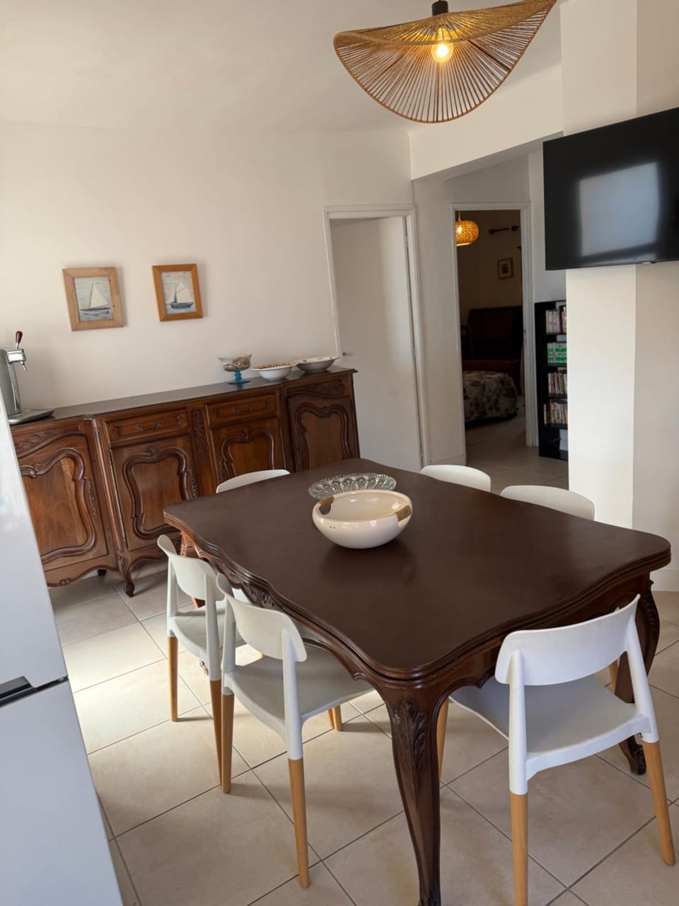TV and multimedia, Dining area