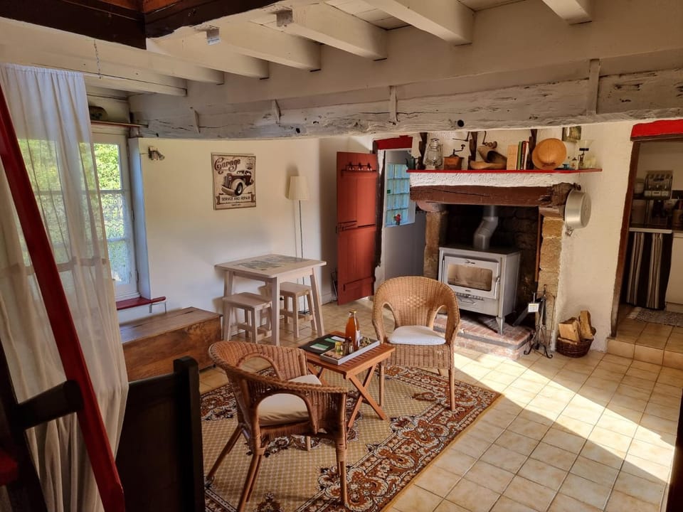 Dining area, flat iron