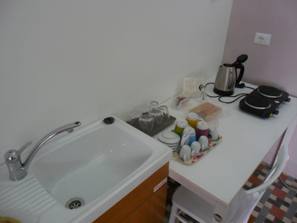 Coffee/tea facilities, Kitchen or kitchenette