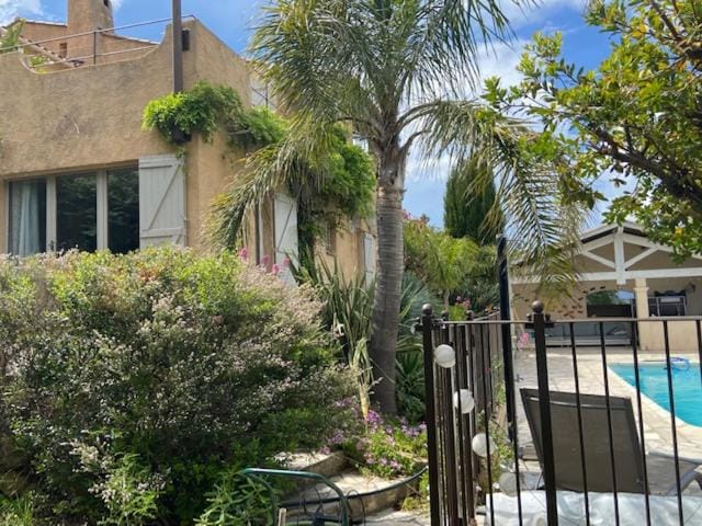 Joli rez-de-villa 80 m2 proche mer Villa in French Riviera