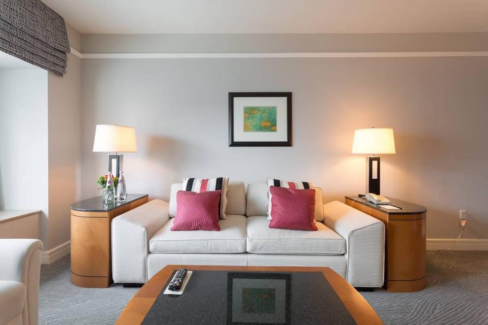Living room, Photo of the whole room, Seating area
