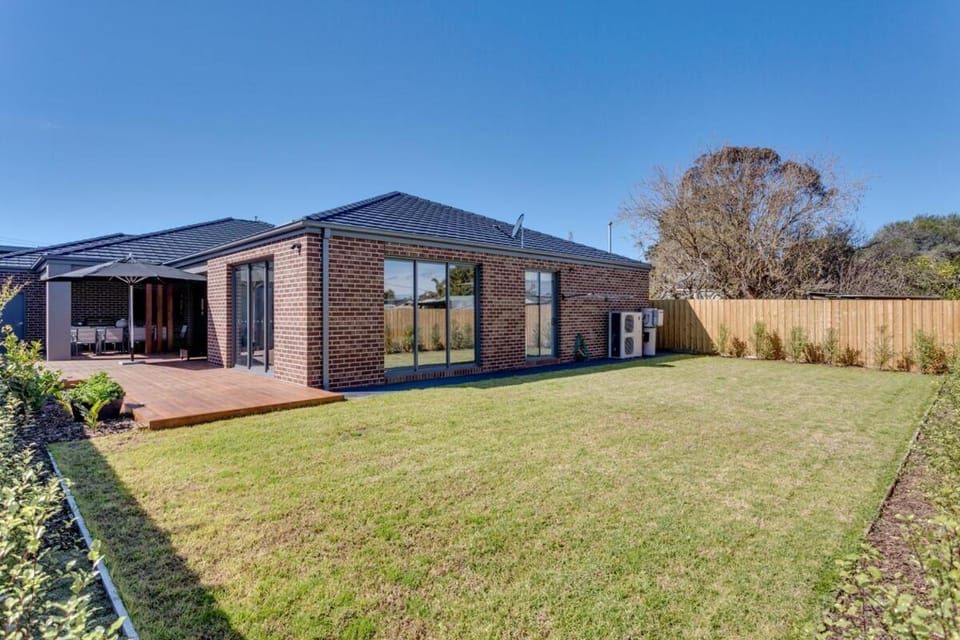 Luxury Capel Sound House in Melbourne
