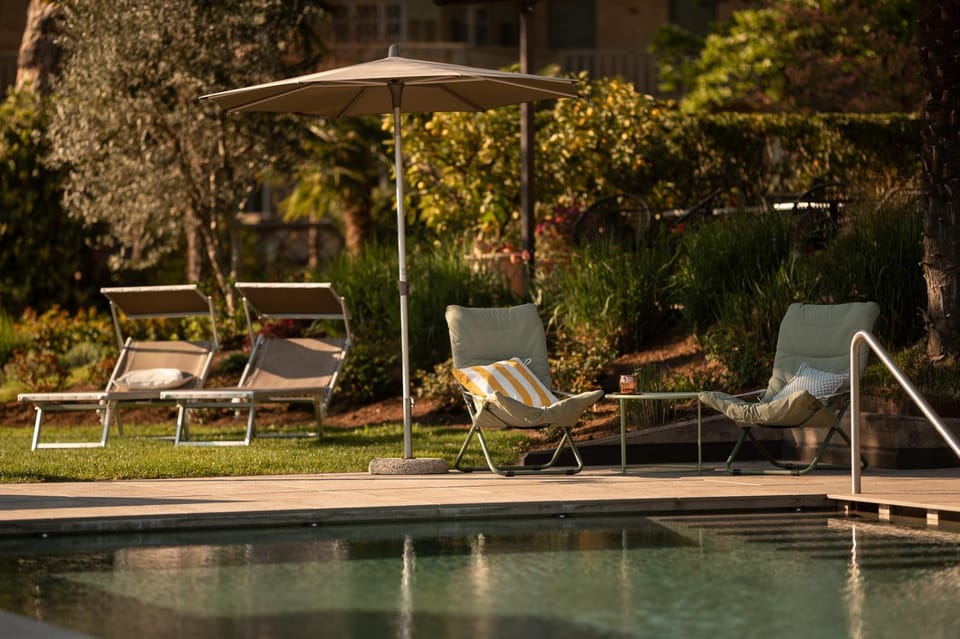 Garden, Swimming pool, Swimming pool, sunbed
