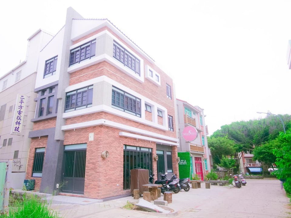 Property building, Street view