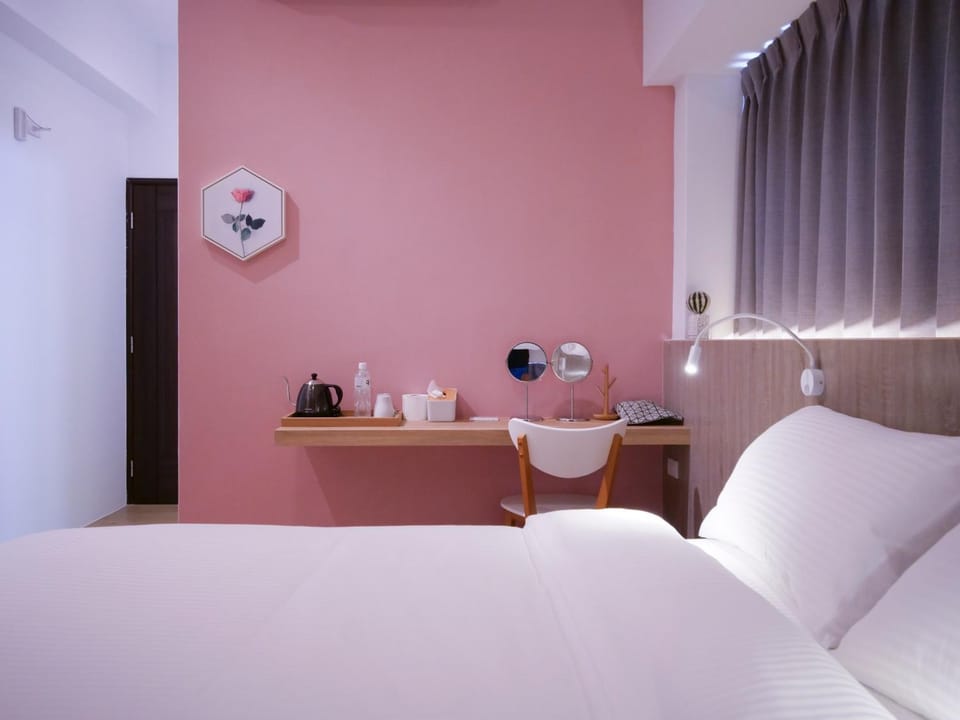 Bed, Photo of the whole room