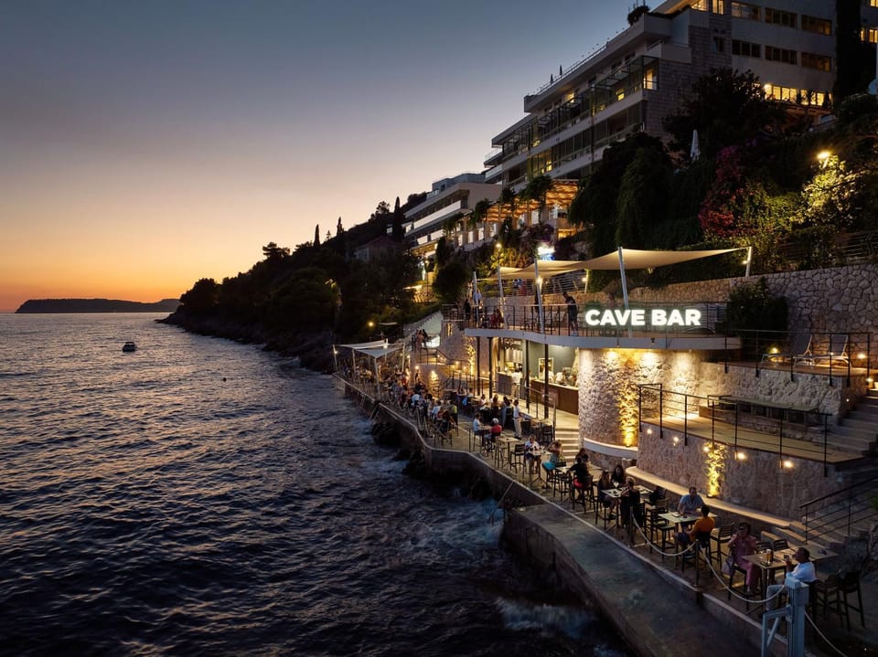 Lounge or bar