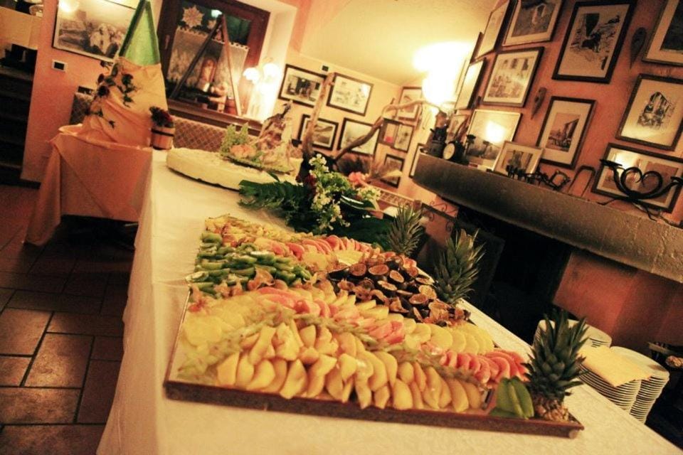 Food and drinks, Food