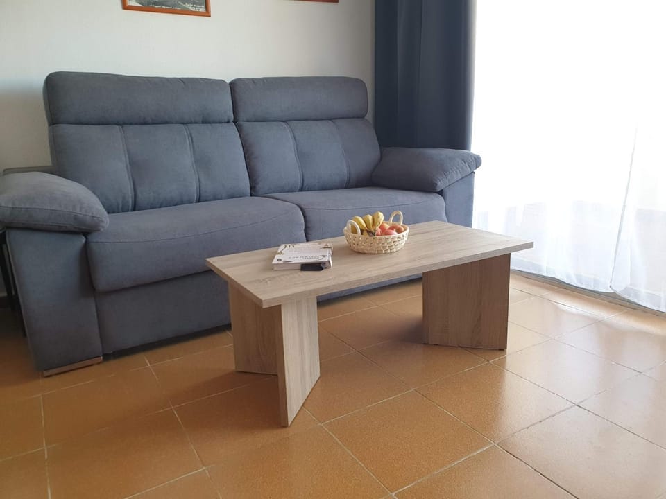 Bed, Living room