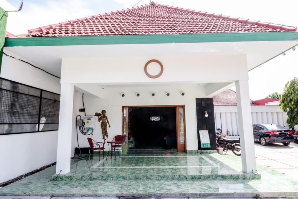 Facade/entrance