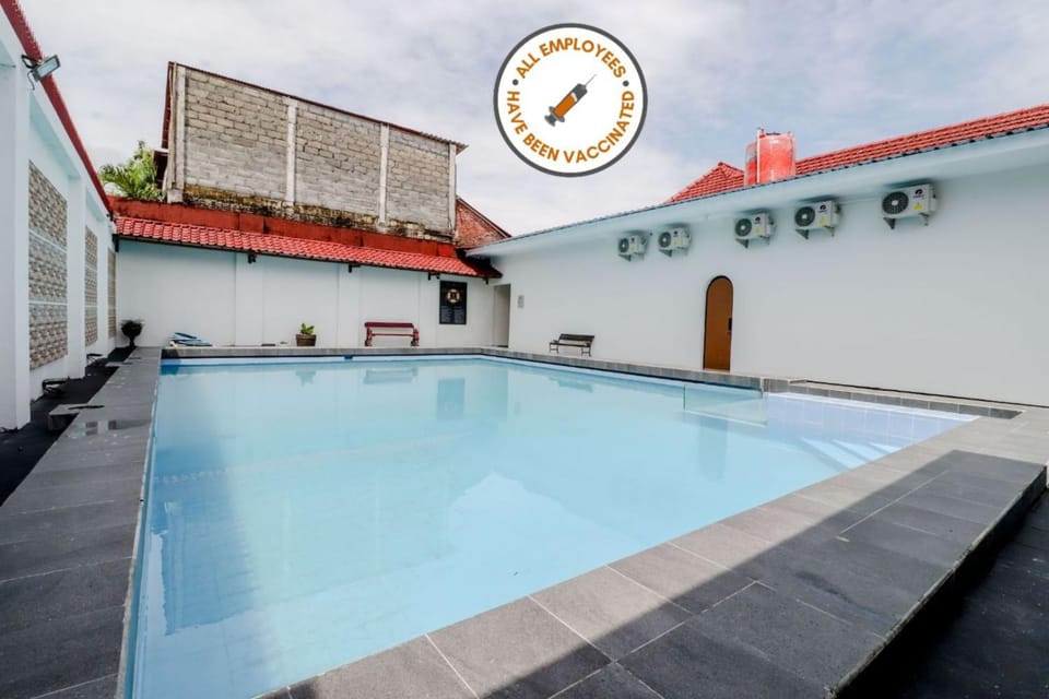 Property building, Swimming pool