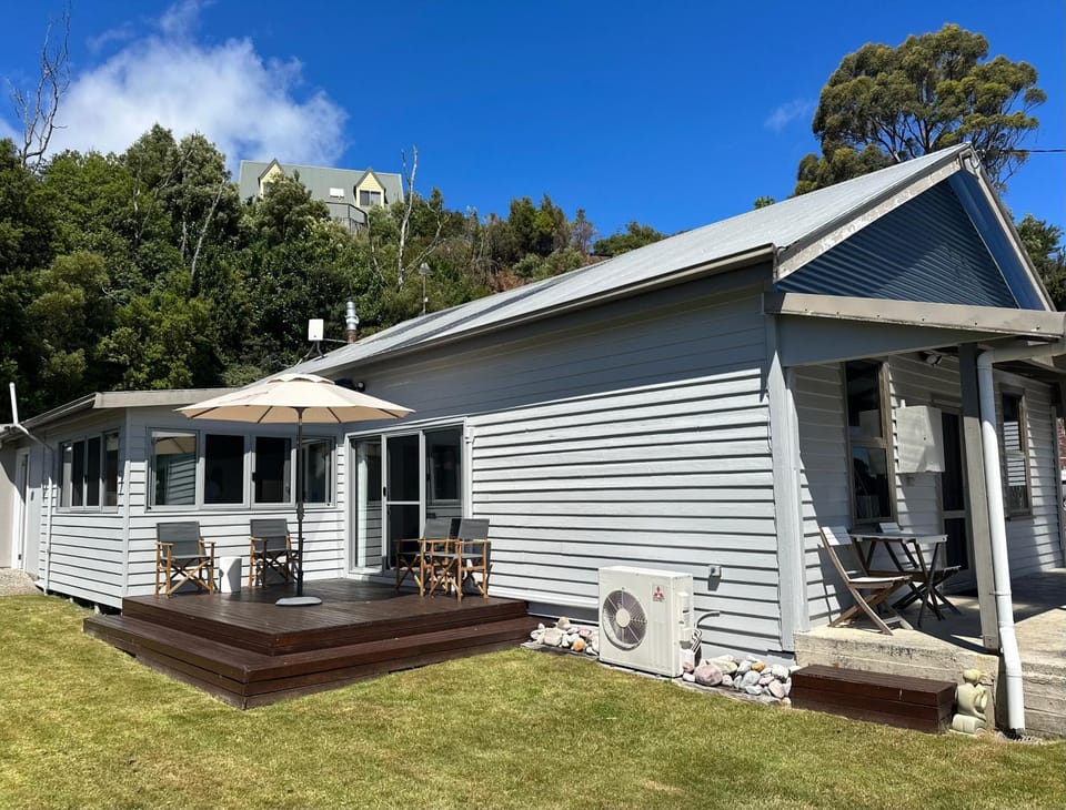 The Boat House House in Strahan