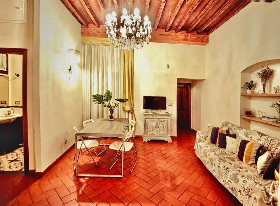 Perfect Location In Center Apartment in Florence