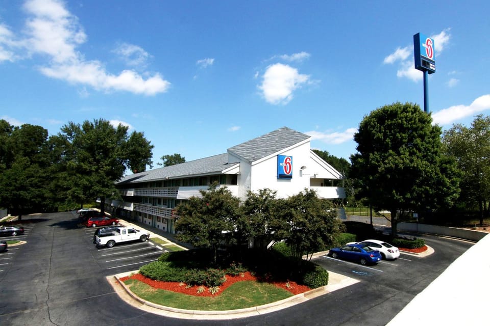 Property building, Day, Parking
