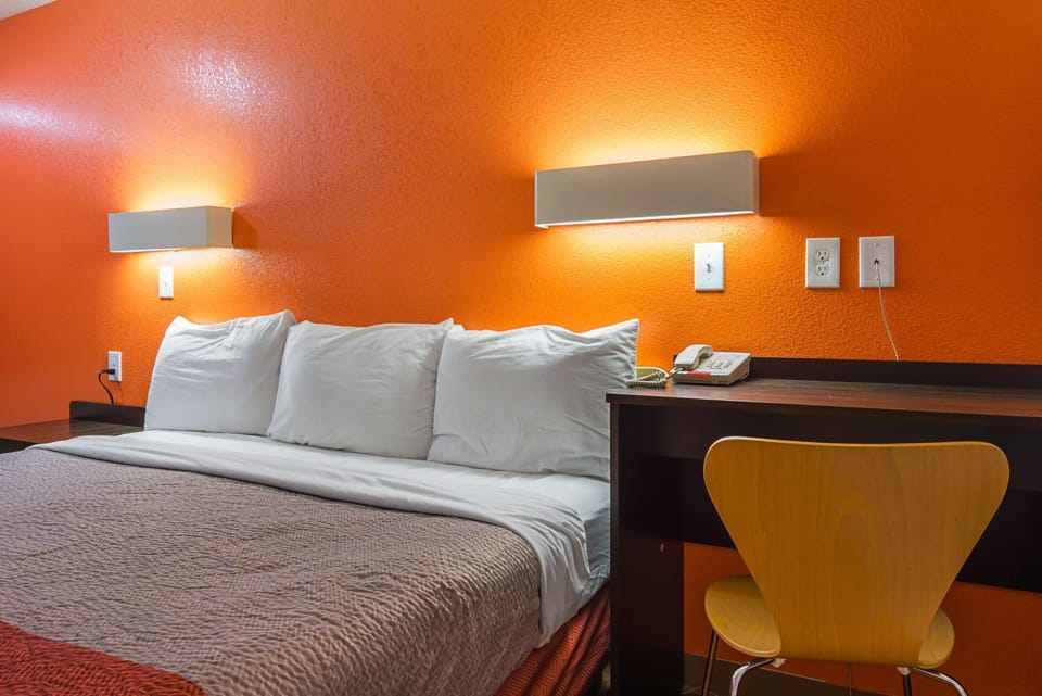 TV and multimedia, Bedroom, On site