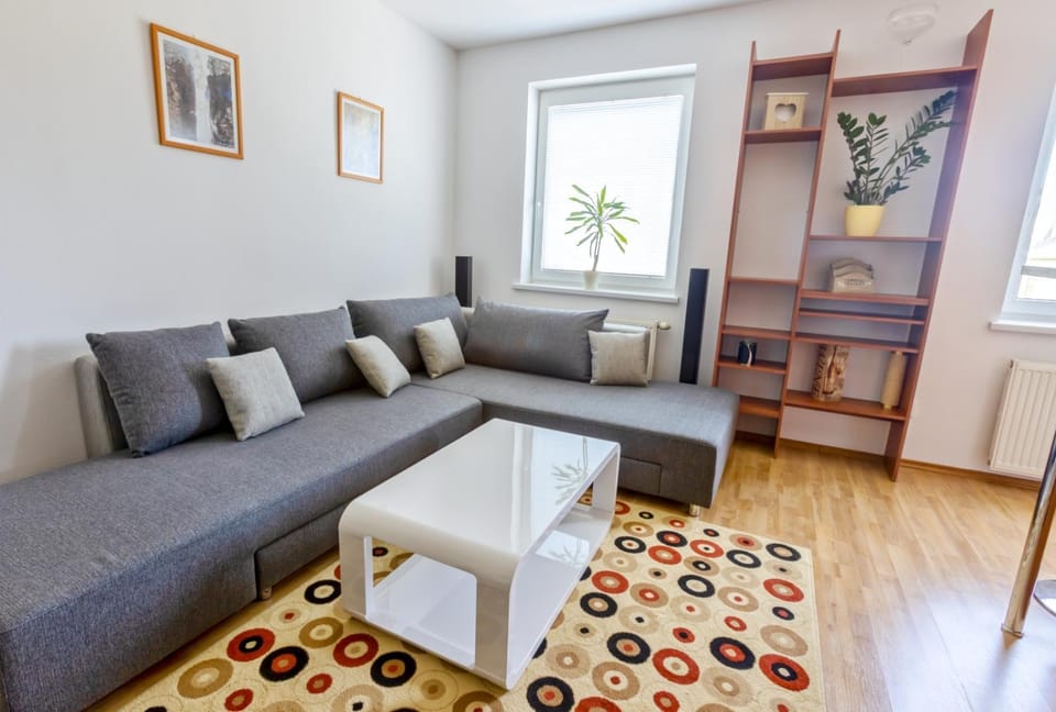 Living room, Photo of the whole room, Seating area