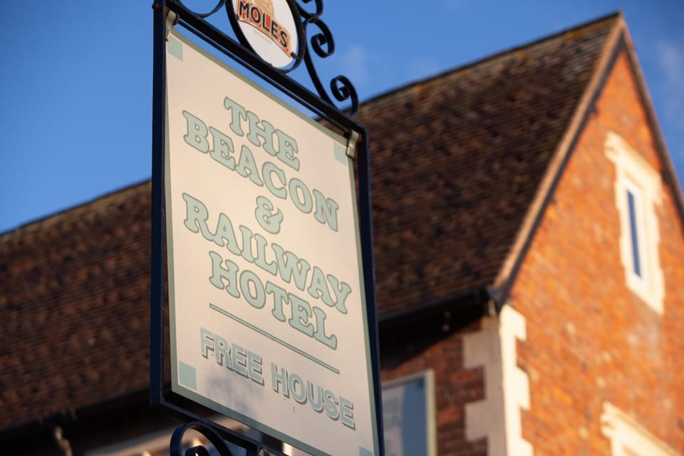 The Beacon & Railway Hotel Hotel in Stroud District