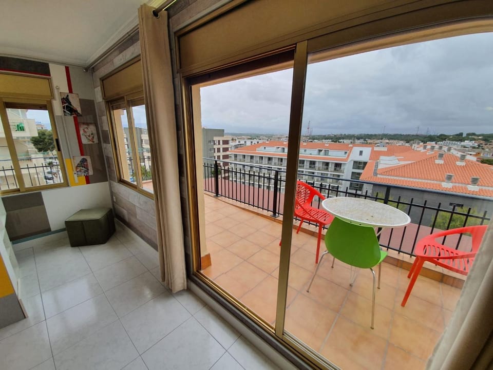 Apartamento en Salou con las vistas al Port Aventura Apartment in Salou