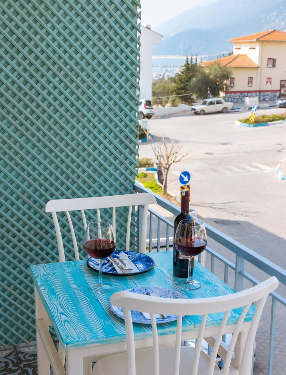 Balcony/Terrace, Street view