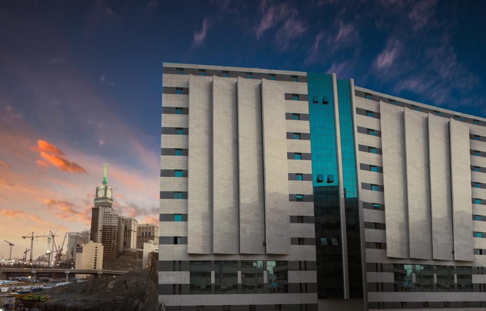 Property building, Facade/entrance, City view