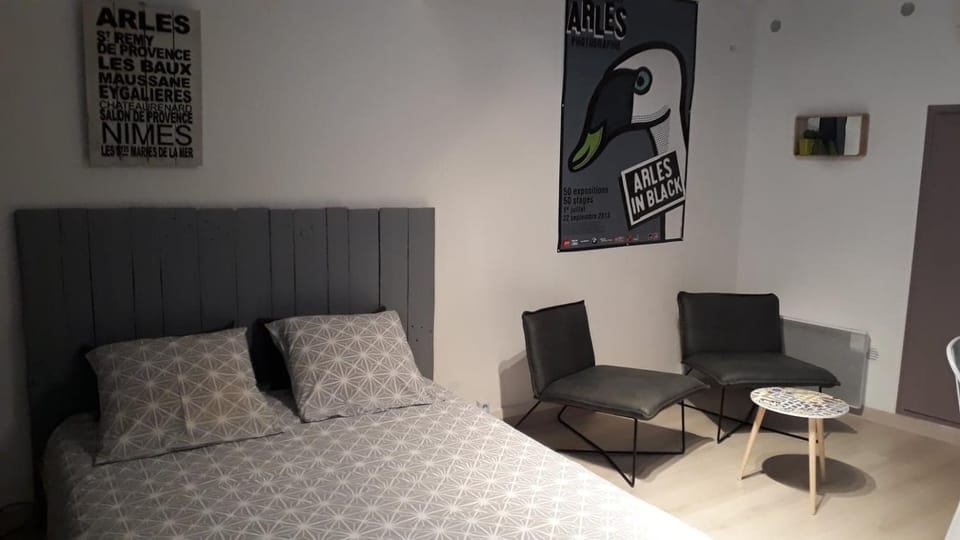 Studio typique et cosy climatise. Apartment in Arles