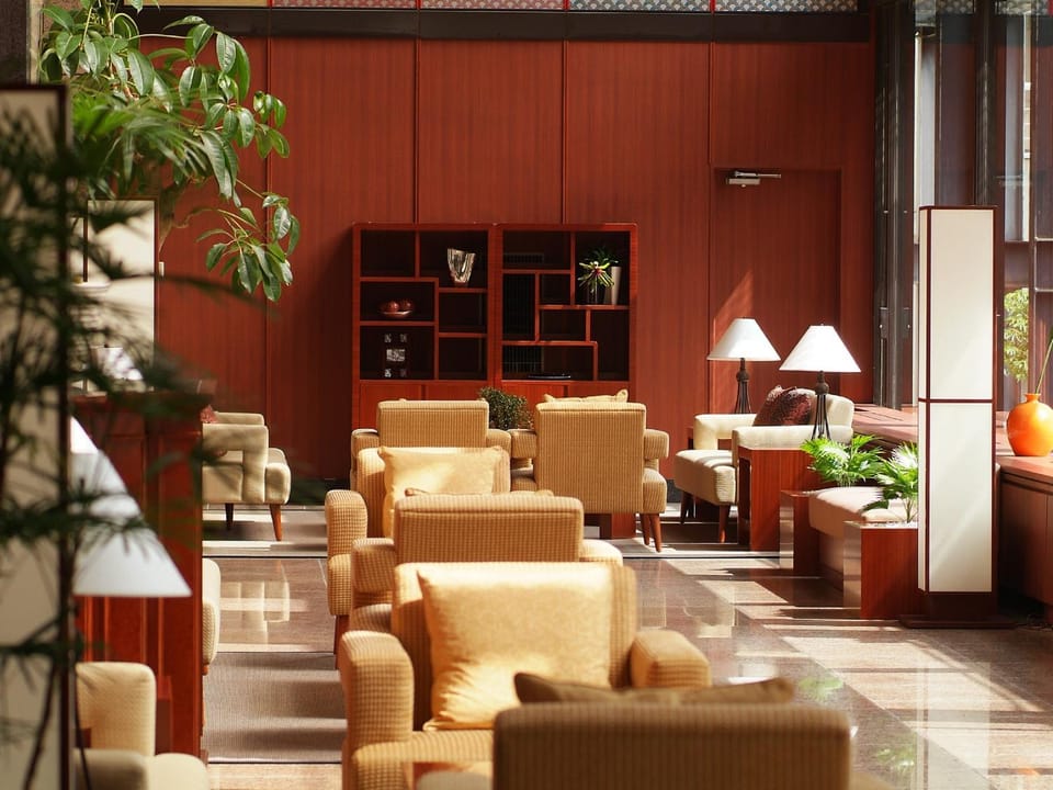 Lobby or reception, River view