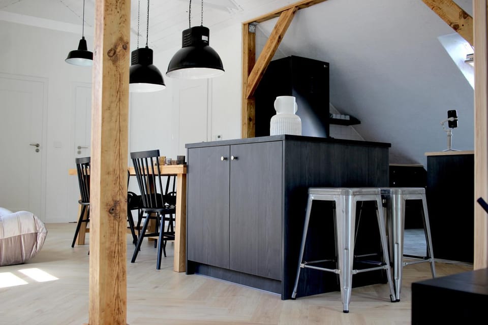 Kitchen or kitchenette, Seating area, Dining area